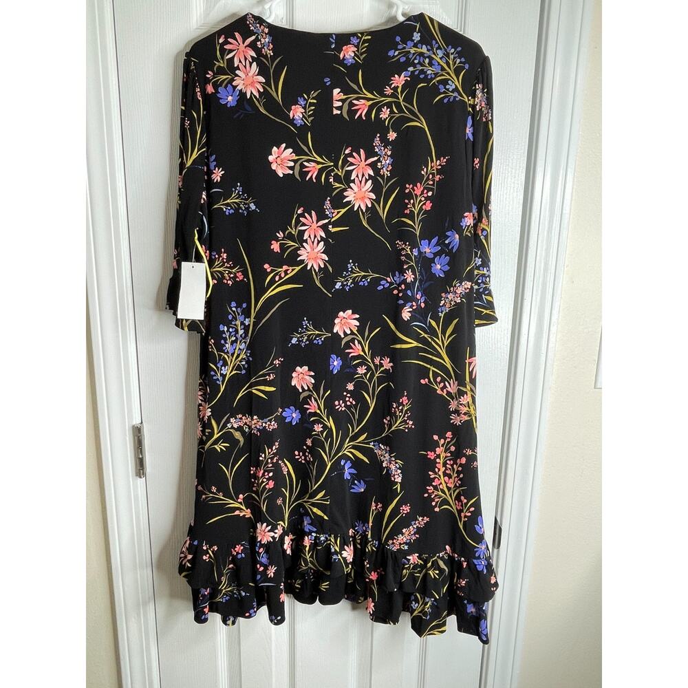 Floral V-Neck Ruffle Hem Dress - Black - Picture 7 of 10